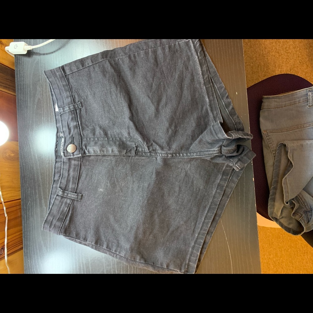 Pretty Little Thing black wash denim shorts